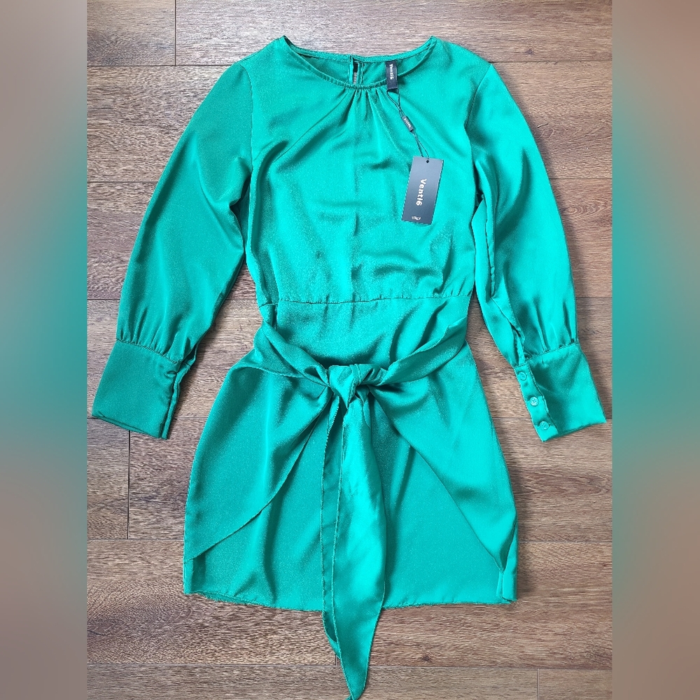 NWT Venti 6 Green Silky Tie Waist Mini Dress sz M Perfect Holiday Dress!